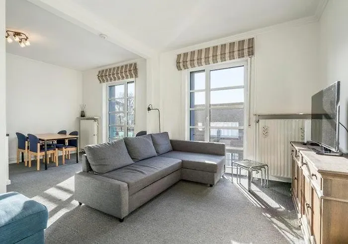 Seamax - Spacious And Bright Holiday Apartment